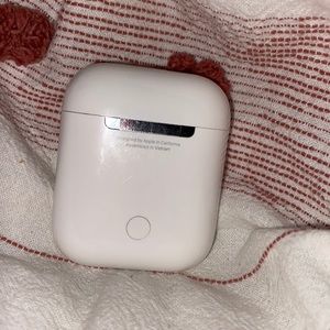 Second gen. Air pod charging case